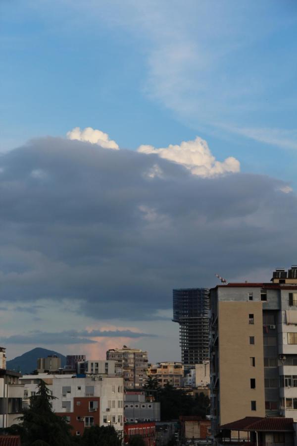 Cozy Big Apartment With Balcony تيرانا المظهر الخارجي الصورة