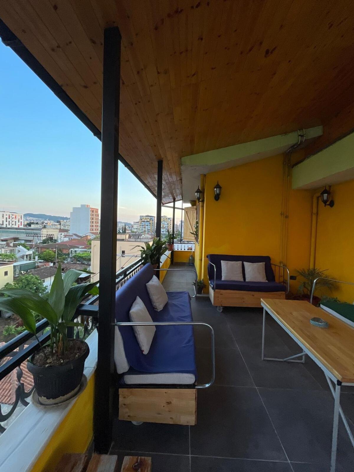 Cozy Big Apartment With Balcony تيرانا المظهر الخارجي الصورة